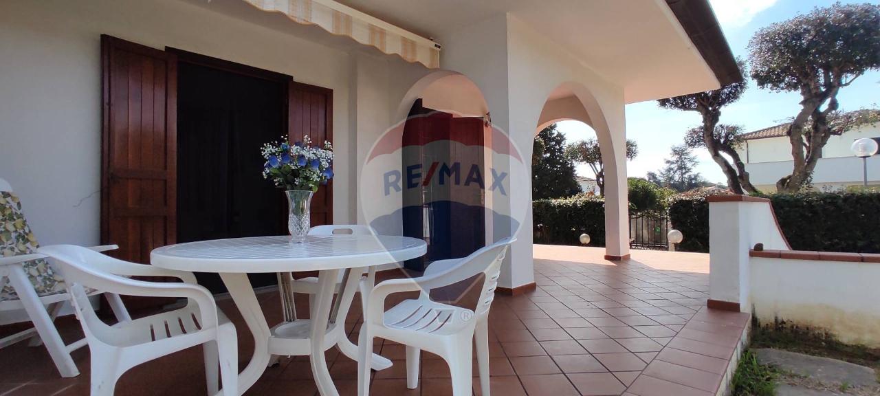 6 rooms Villa in Sabaudia, Italy No. 14751