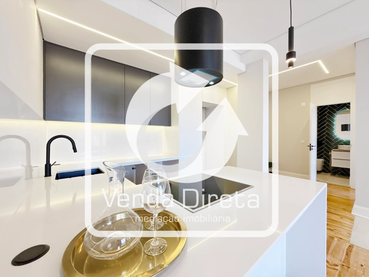 3 bedrooms Apartment in Lisbon, Portugal No. 200552