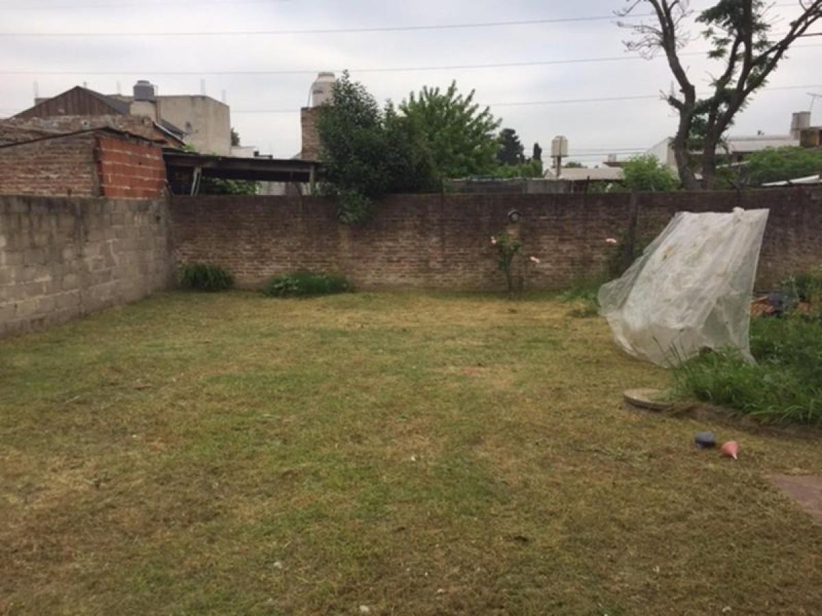 2 bedrooms House in Moreno, Argentina No. 20649