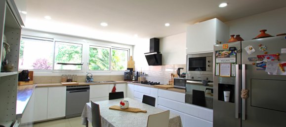 3 bedrooms House in Cholet, France No. 277950 3