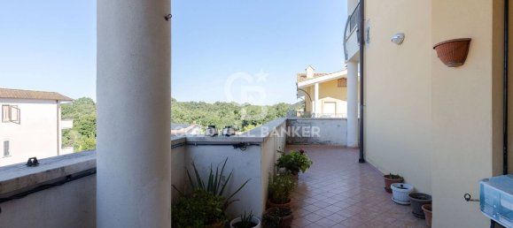 3 rooms Apartment in Rome, Italy No. 294018 8