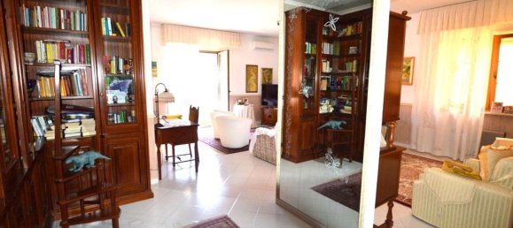 4 Schlafzimmer Wohnung in Lavello, Italy, Nr. 325384 5