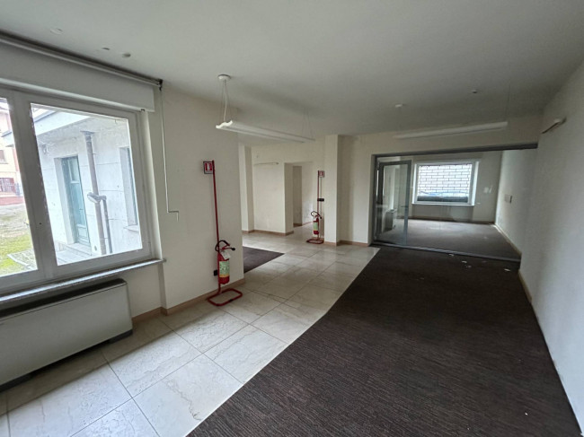 4 rooms Commercial property in San Mauro Torinese, Italy No. 55421
