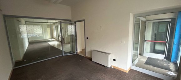 4 rooms Commercial property in San Mauro Torinese, Italy No. 55421 11