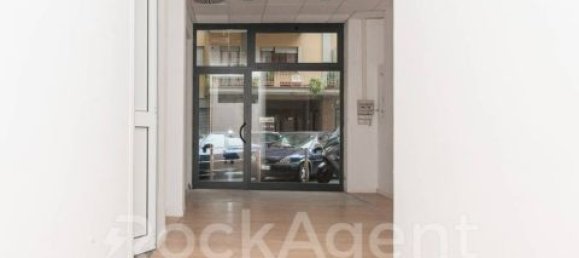 2 rooms Commercial property in Rome, Italy No. 96083 3