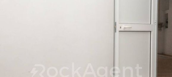 2 rooms Commercial property in Rome, Italy No. 96083 16