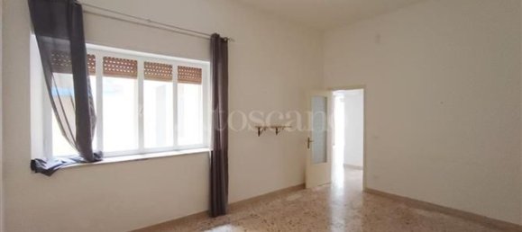 3-salle Appartement à Augusta, Italy No. 50720 20