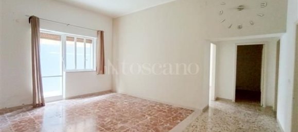 3-salle Appartement à Augusta, Italy No. 50720 8