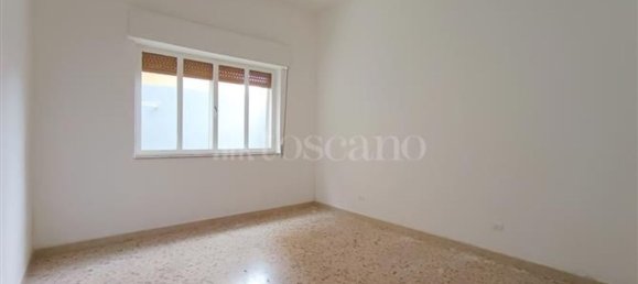 3-salle Appartement à Augusta, Italy No. 50720 22