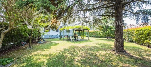 Apartamento de 5 habitaciónes en Medesano, Italy No. 289759 4