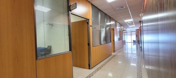 506m² Commercial property in Negreira, Spain No. 122502 3