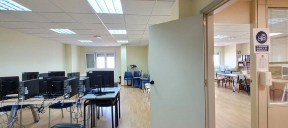 506m² Commercial property in Negreira, Spain No. 122502 17