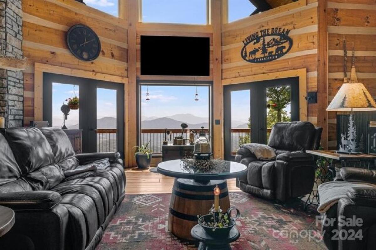 5 bedrooms House in Waynesville, USA No. 416839