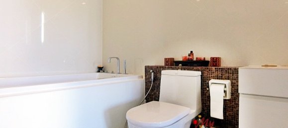 2 bedrooms Condo in Pattaya, Thailand No. 25487 12