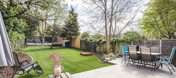 3 bedrooms House in Hounslow, United Kingdom No. 8475 6