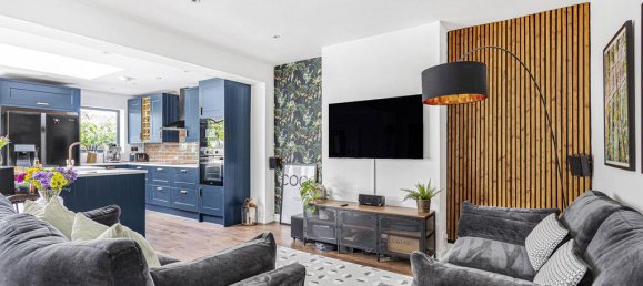 3 bedrooms House in Hounslow, United Kingdom No. 8475 10