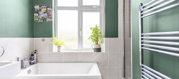 3 bedrooms House in Hounslow, United Kingdom No. 8475 28