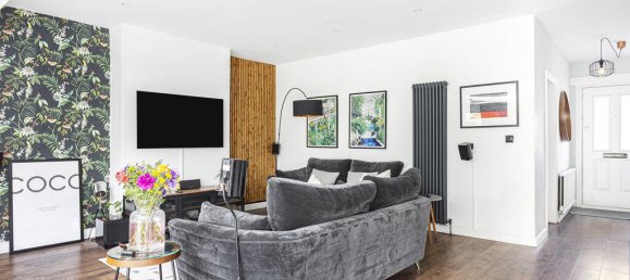 3 bedrooms House in Hounslow, United Kingdom No. 8475 12