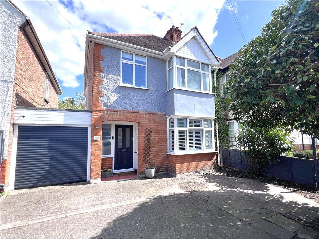 3 bedrooms House in Hounslow, United Kingdom No. 8475