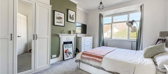 3 bedrooms House in Hounslow, United Kingdom No. 8475 5