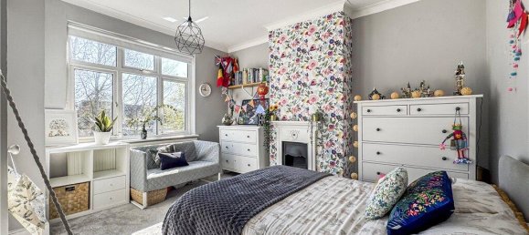 3 bedrooms House in Hounslow, United Kingdom No. 8475 22