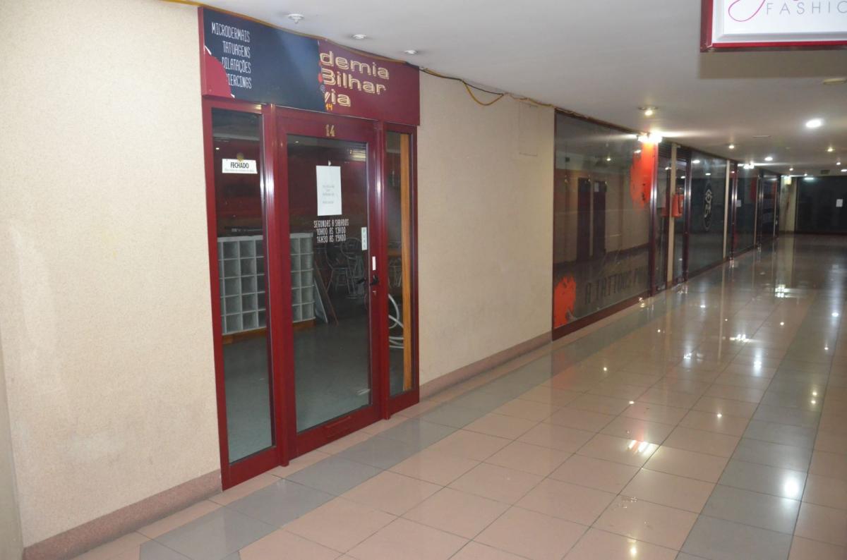 Magasin à Vila Nova de Gaia, Portugal 300m² No. 8435