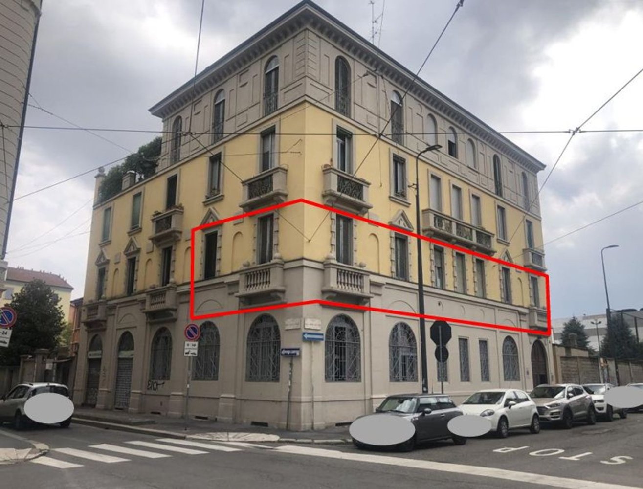 5-salle Appartement à Milan, Italy No. 241161