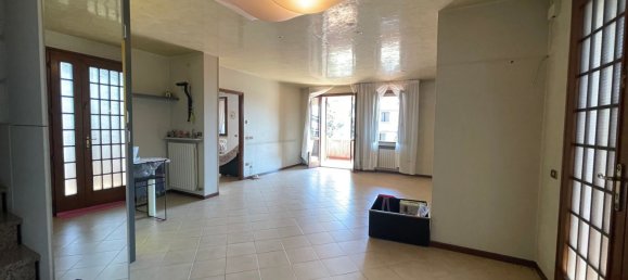 6 rooms House in Castagnaro, Italy No. 295706 3