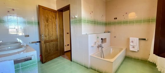 6 rooms House in Castagnaro, Italy No. 295706 12