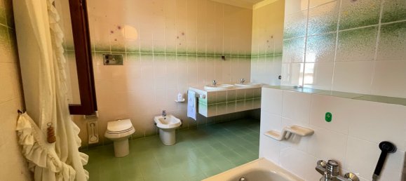 6 rooms House in Castagnaro, Italy No. 295706 11