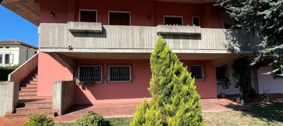 6 rooms House in Castagnaro, Italy No. 295706 2