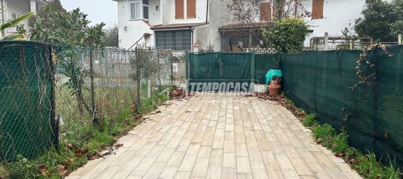 3 bedrooms Apartment in Comacchio, Italy No. 359025 4