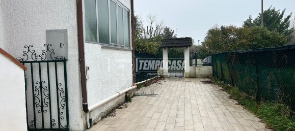 3 bedrooms Apartment in Comacchio, Italy No. 359025 17