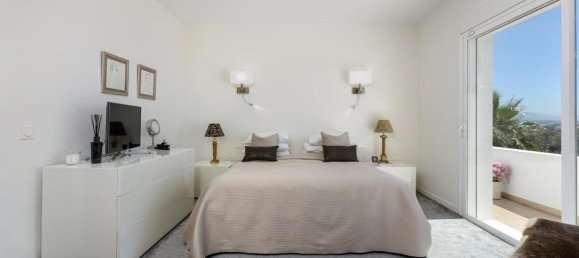 4 bedrooms Villa in Malaga, Spain No. 124924 12