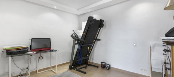 4 bedrooms Villa in Malaga, Spain No. 124924 5