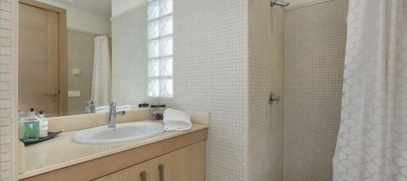 4 bedrooms Villa in Malaga, Spain No. 124924 6