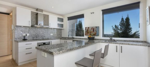 4 bedrooms Villa in Malaga, Spain No. 124924 14