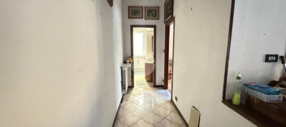 3 rooms Apartment in Brescia, Italy No. 9690 10