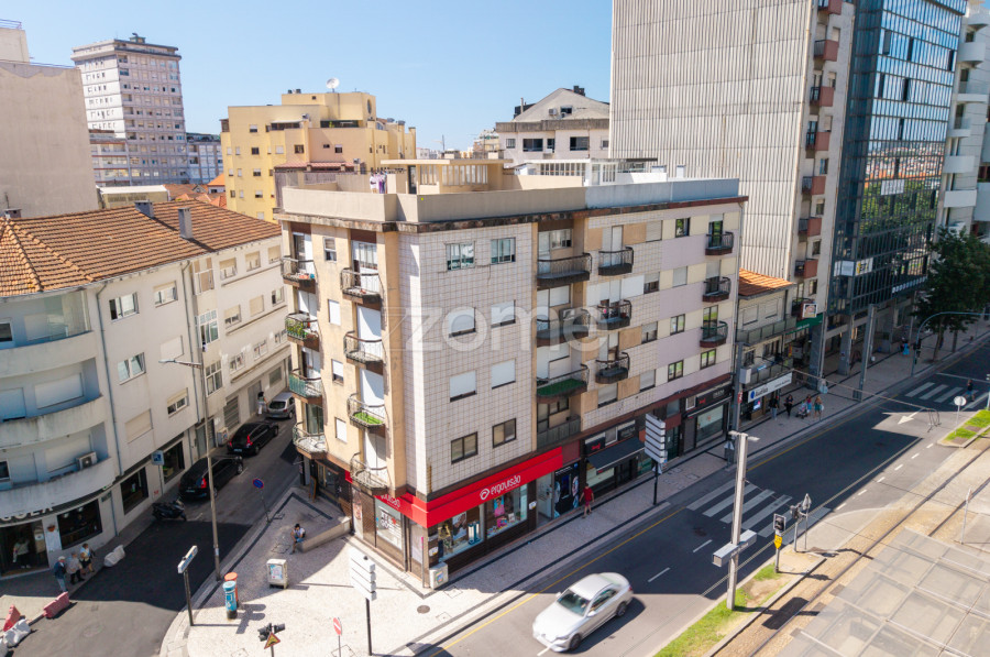 10 bedrooms Building in Vila Nova de Gaia, Portugal No. 280435