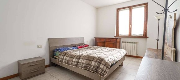 1 chambre Appartement à Brembate di Sopra, Italy No. 304254 3