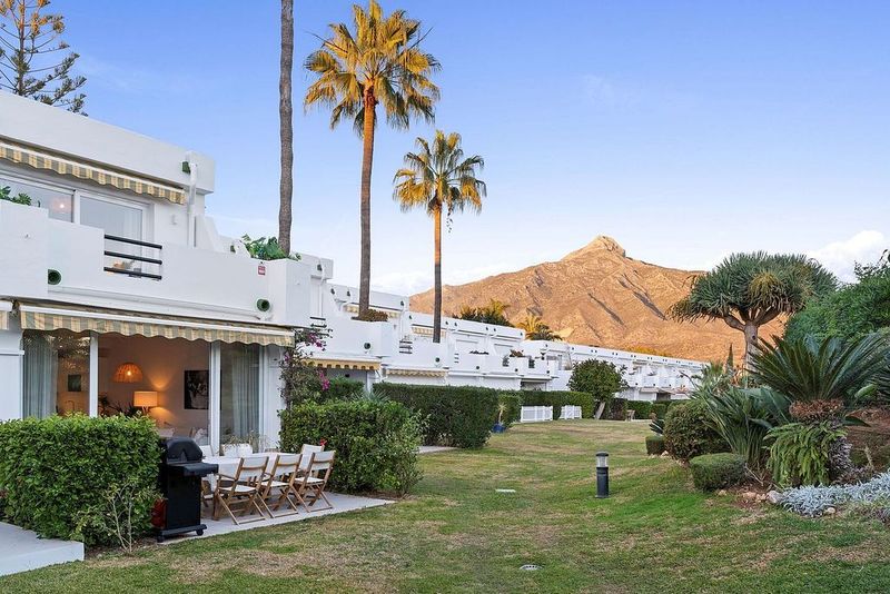 4 bedrooms Townhouse in Marbella, Spain No. 229424