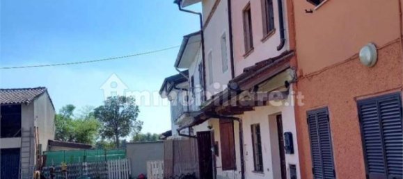 2 bedrooms House in Pieve Porto Morone, Italy No. 332270 4