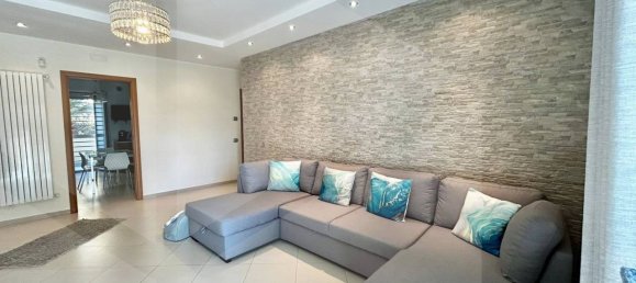 4-salle Appartement à Bitritto, Italy No. 18694 5