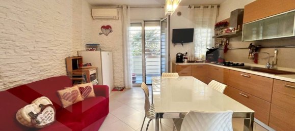 4-salle Appartement à Bitritto, Italy No. 18694 10