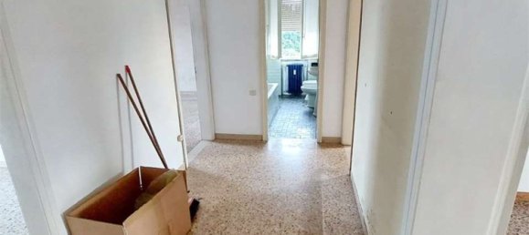 5 bedrooms Apartment in Modena, Italy No. 353650 23