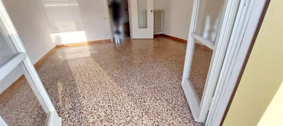 5 bedrooms Apartment in Modena, Italy No. 353650 20