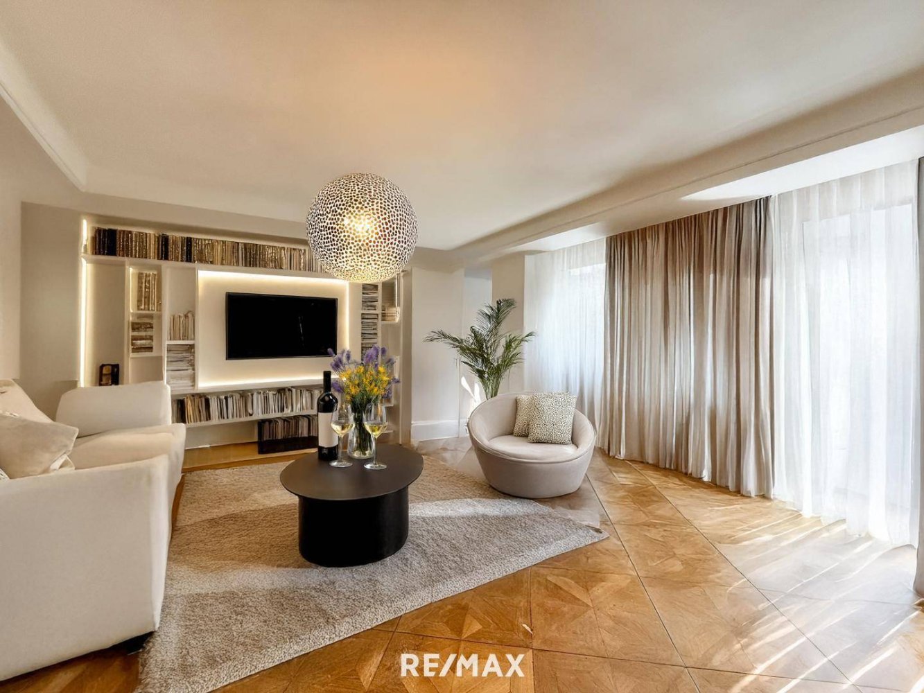 Apartamento de 2 dormitorios en Josefstadt, Austria No. 262320