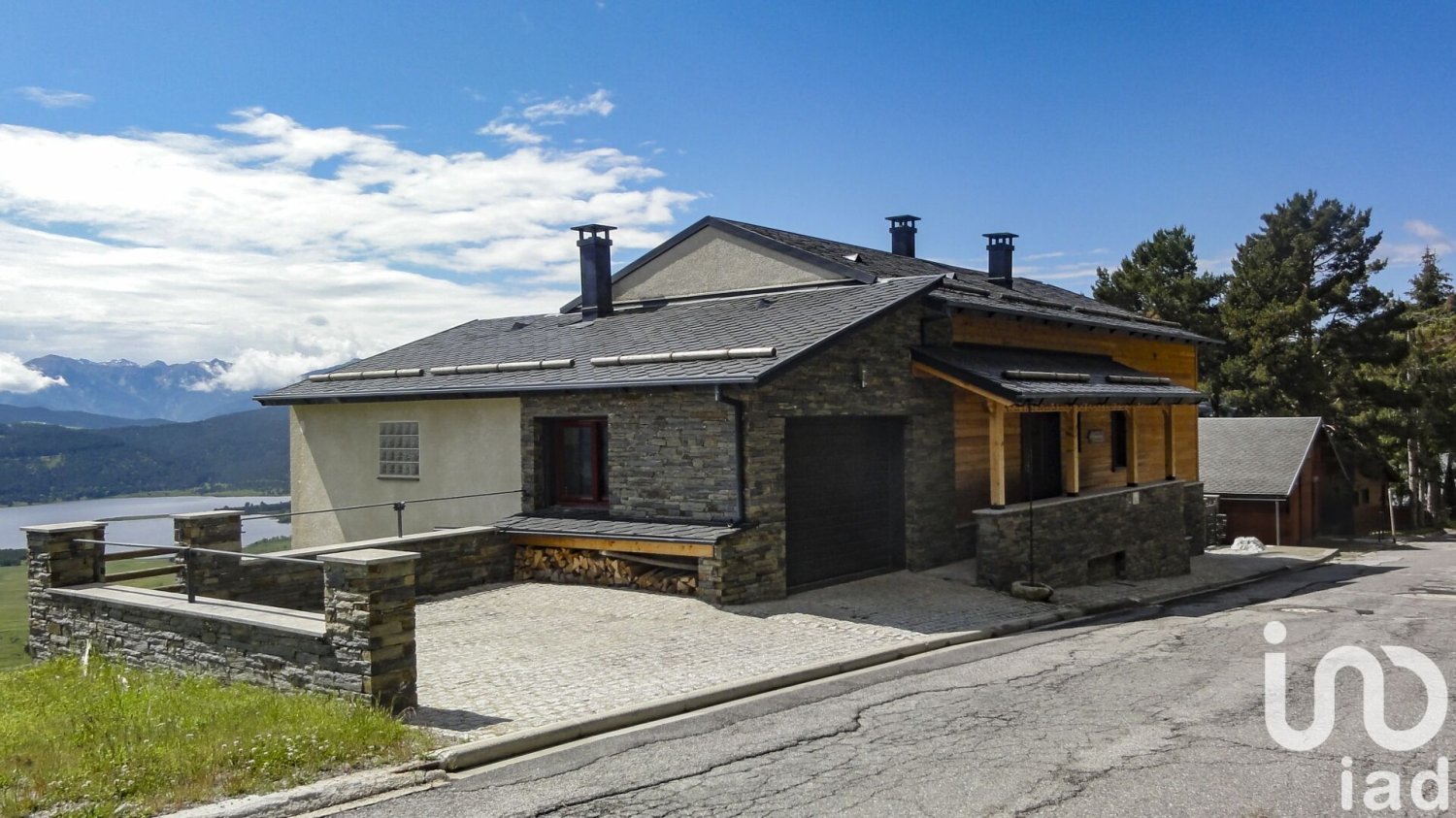 5 bedrooms House in Les Angles, France No. 321496