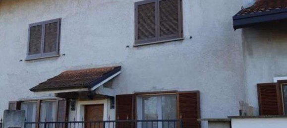 4 rooms Apartment in Angera, Italy No. 80238 2