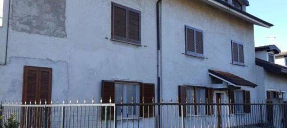 4 rooms Apartment in Angera, Italy No. 80238 6